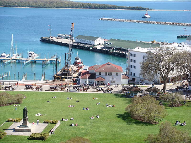 225 Memorial Day [2008 May 23].JPG - Scenes from Mackinac Island.